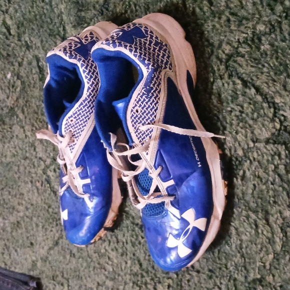 Men's Under Armour turf shoes Used - Picture 2 of 5